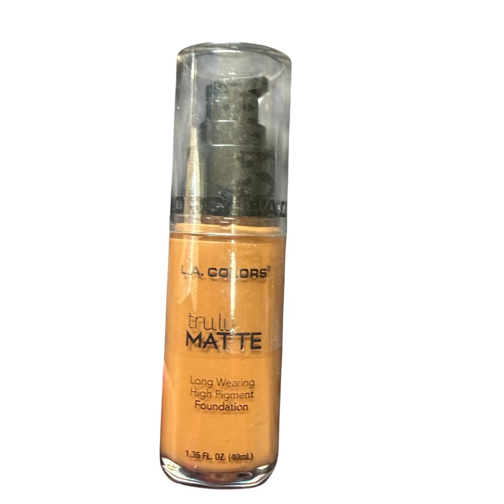 L.A. COLORS Foundation Women 1.35oz Warm Caramel New‎ Truly Matte  Full Cover